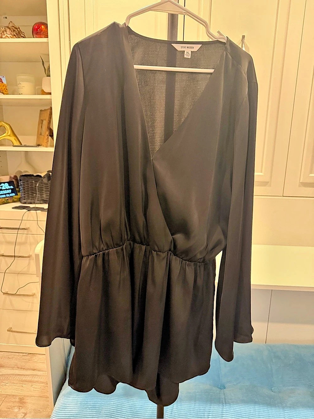 Steve Madden Farrah Long Flare Sleeve Charmeuse Romper Black XL